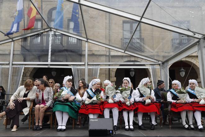 EN IMÁGENES: El pregón de las fiestas del Bollo de Avilés con el influencer Alexsinos