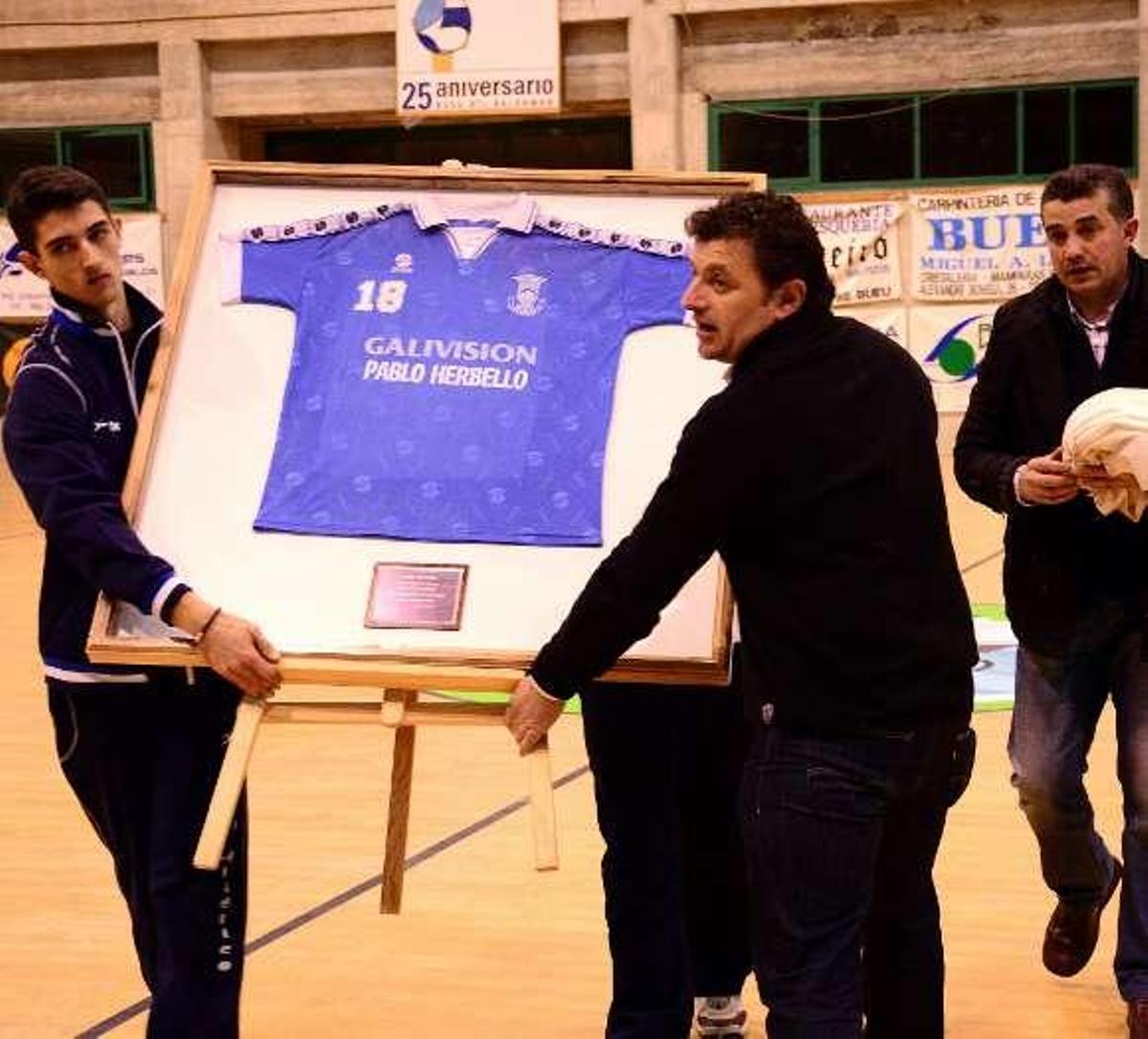 Bueu y Novás homenajean a Pablo Herbello