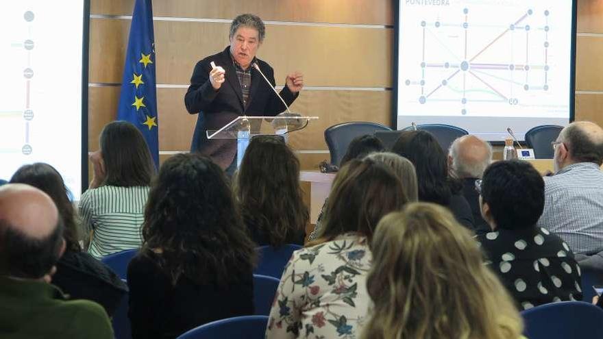 Lores, durante su intervención en la Oficina de la UE en Madrid. // Faro