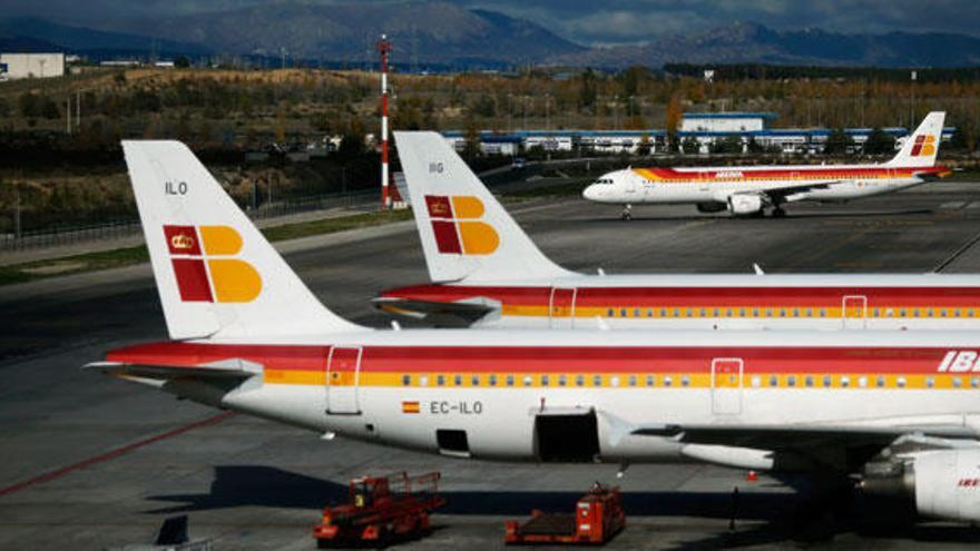 Movilizaciones por el despido de trabajadores de Iberia en las islas