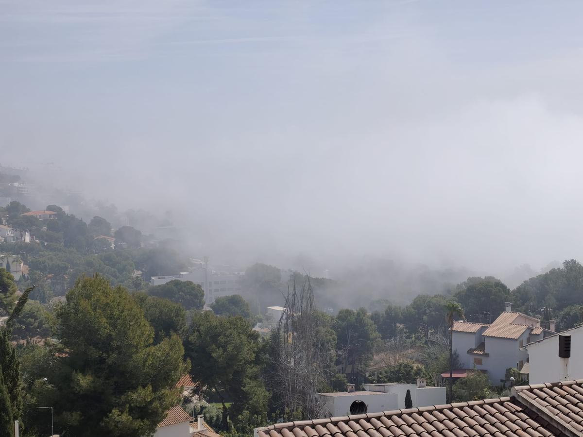 Vista aérea de Benicàssim, marcada por la niebla