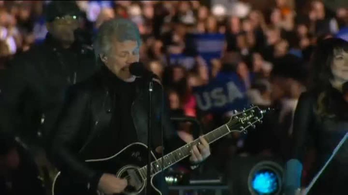 Hillary Clinton tanca campanya acompanyada per Obama, Springsteen, Bon Jovi i Lady Gaga.