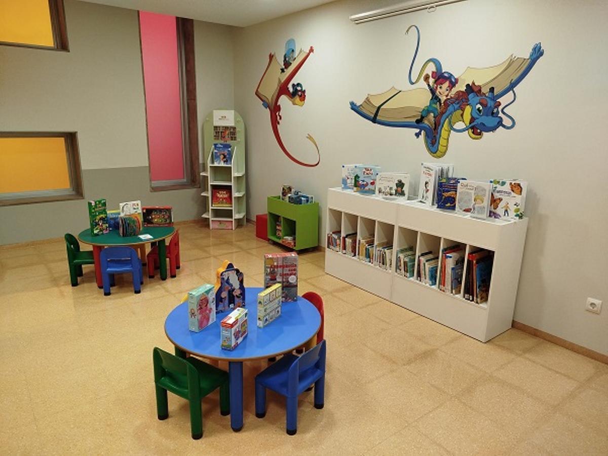 Así ha quedado la sala infantil de la Biblioteca l'Envic