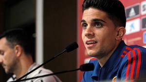 El internacional español Marc Bartra en rueda de prensa.