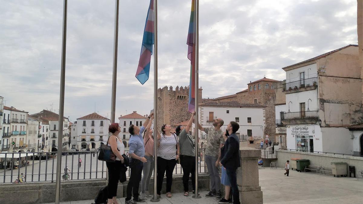 La plaza de Santiago de Cáceres centra los actos del Día del Orgullo