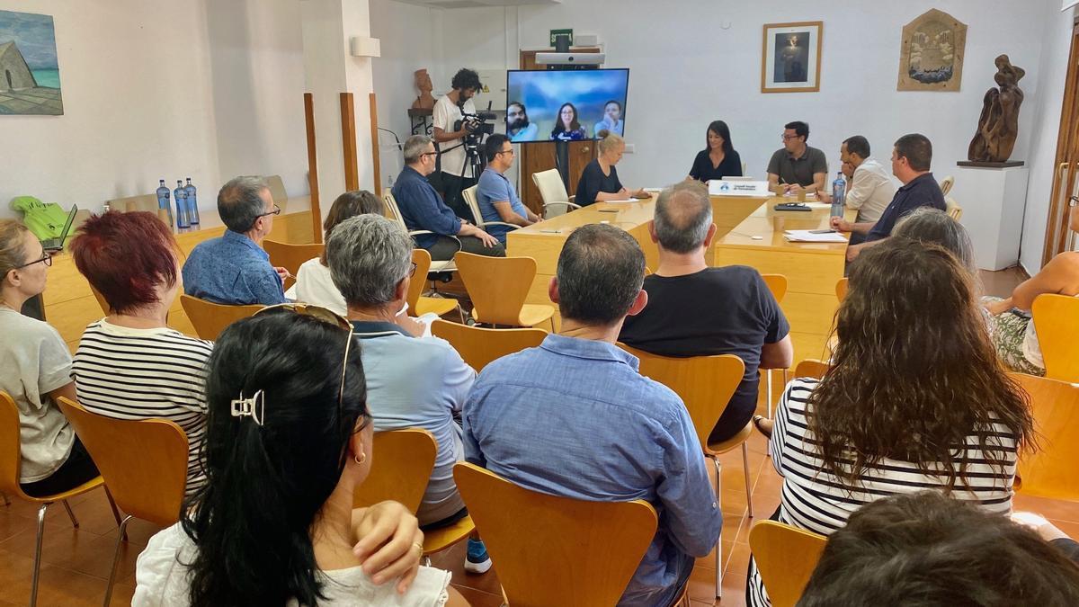 Formentera expone a los afectados los detalles del recurso contra la modificación del Reglamento General de Costas