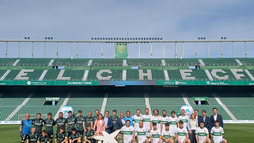 CaixaBank convierte en futbolistas 