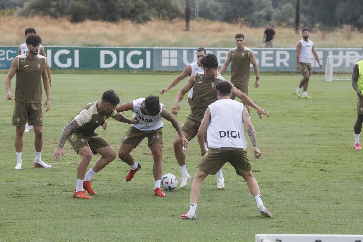 La vuelta al trabajo del Córdoba CF tras superar al Girona, en imágenes