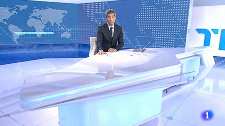 Oriol Nolis, presentando el telediario fin de semana de TVE.