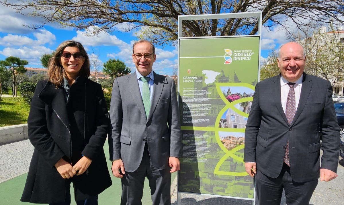 Fotogalería | El alcalde de Cáceres promociona la Capitalidad en Portugal