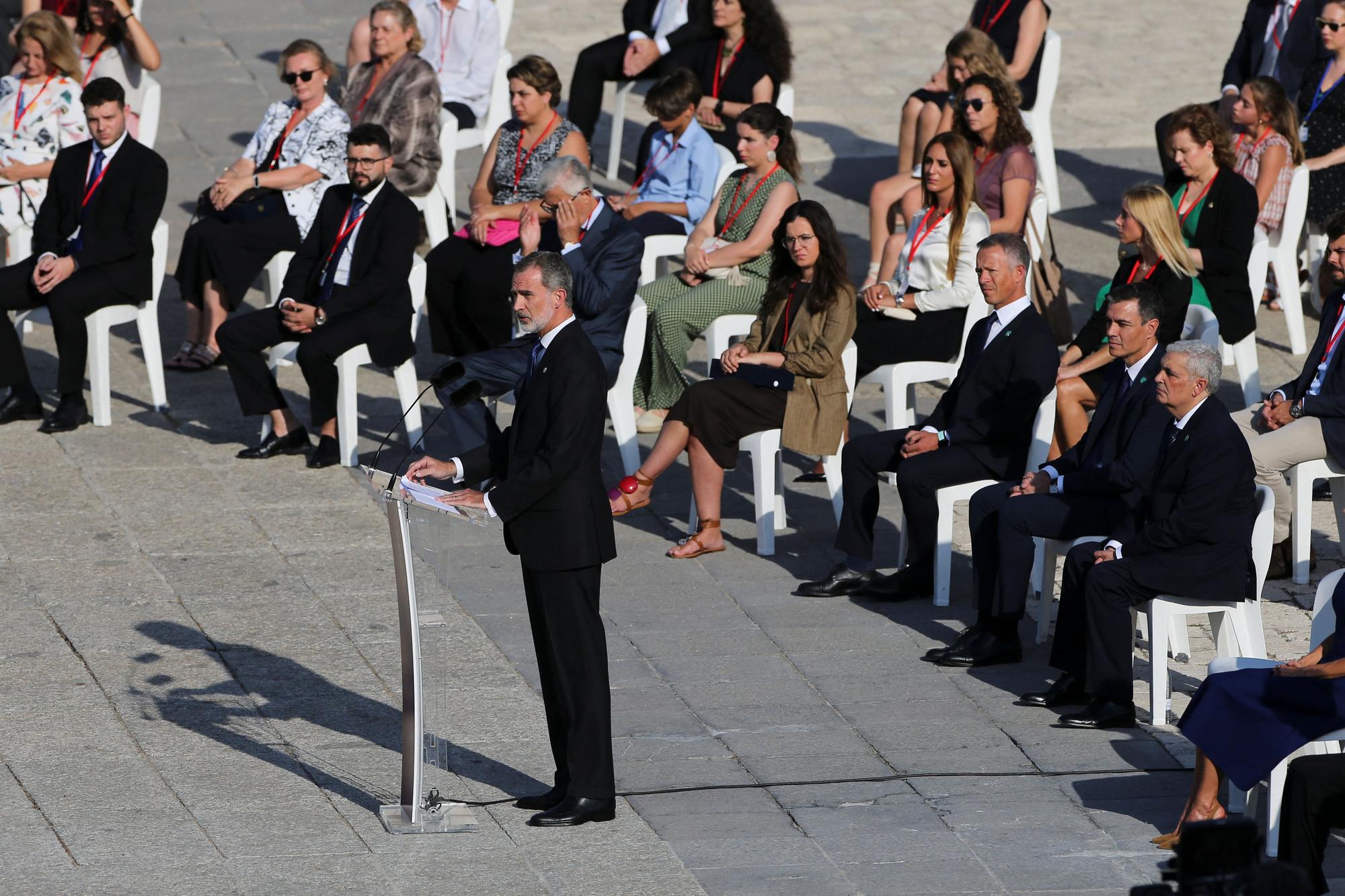 Los Reyes y Sánchez presiden el tercer homenaje a las víctimas de la pandemia