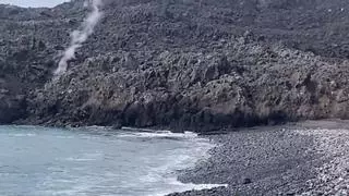 Captan la formación de playas en la fajana del volcán de La Palma