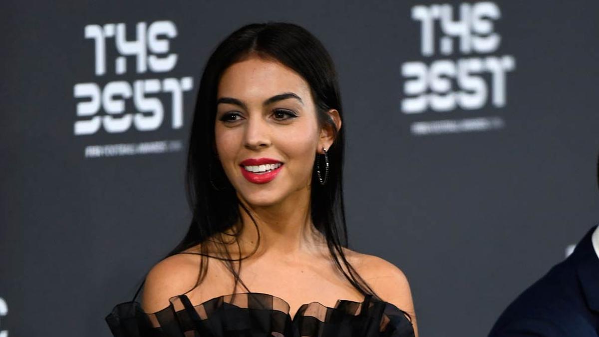 Georgina Rodríguez, vestida de Juan Vidal en la gala 'The Best'
