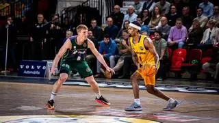 El Unicaja responde a las pruebas con clasificación al Round of 16 y victoria (73-89)