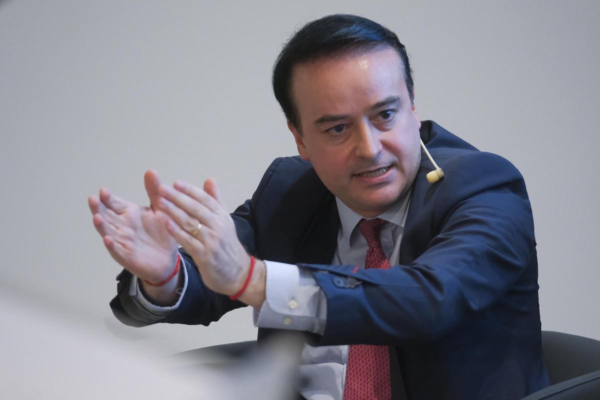 Iván Redondo presenta su libro 'El Manual' en el Club La Provincia