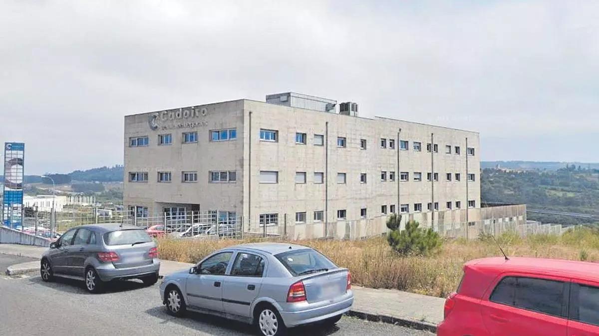 Nave propiedad de la empresa Desproi en el parque empresarial de A Costa Vella