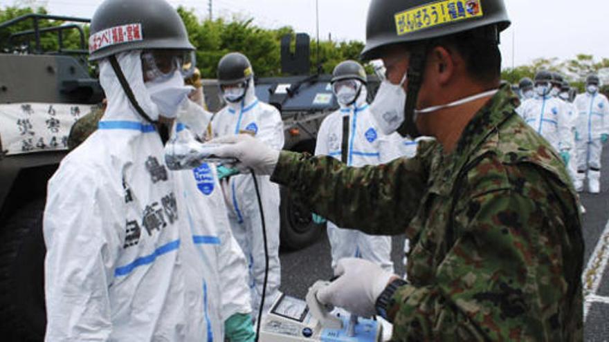 Revisan el estado de salud de los operarios de Fukushima