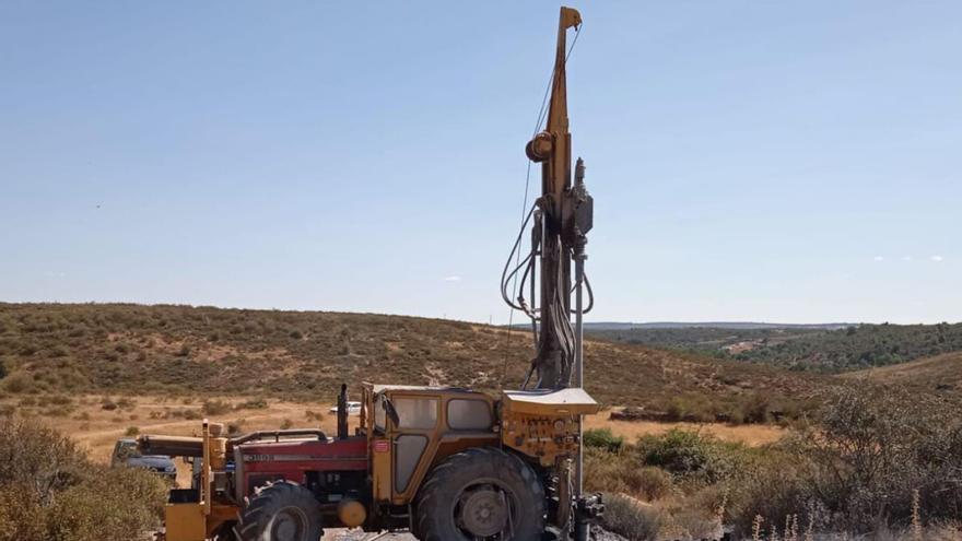 Valer garantiza el agua con un pozo de sondeo que facilita 108.000 litros al día