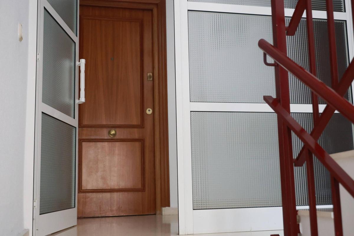 Conmoción en la avenida de París de Cáceres por la muerte de un joven