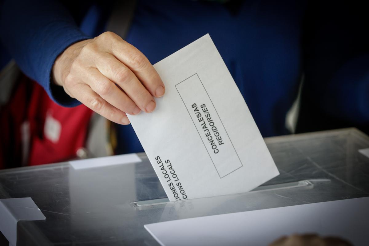 Votación electoral en el colegio La Salle de Gràcia