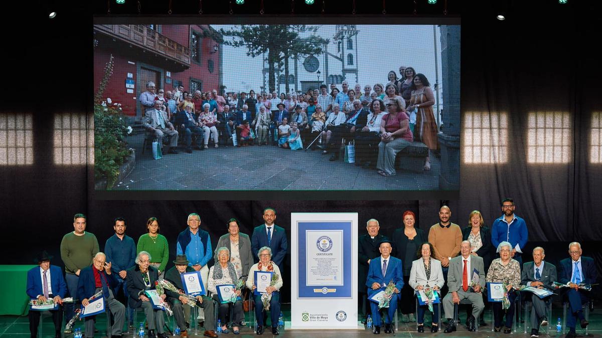 Doce hermanos de Canarias baten un récord Guinness al sumar 1.058 años