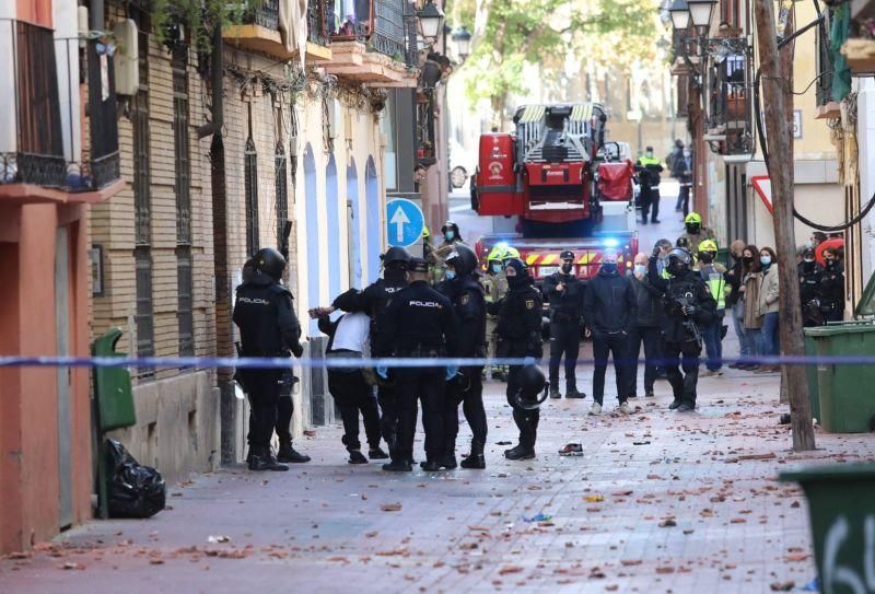 Tres okupas, detenidos en Pignatelli tras otra espectacular operación policial