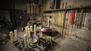 El sótano de la cerería Codina esconde una máquina de hacer cera de dos siglos de antigüedad.