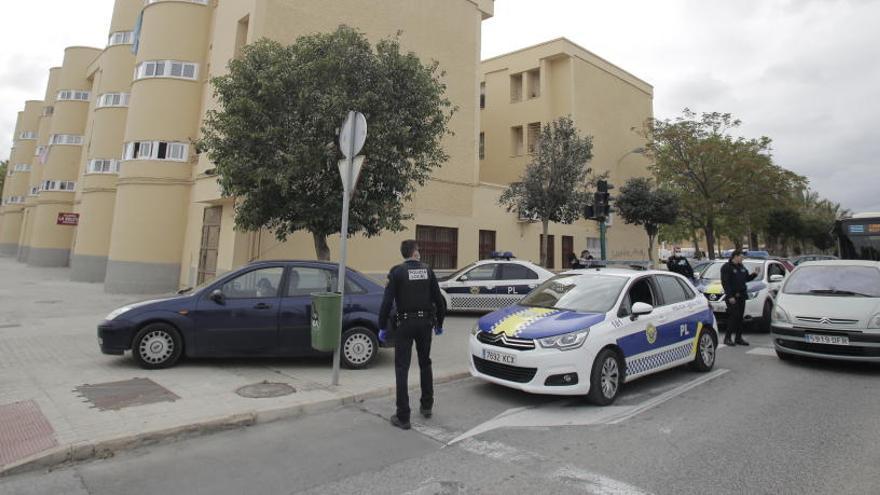 Policía Local en un control en Los Palmerales, Elche