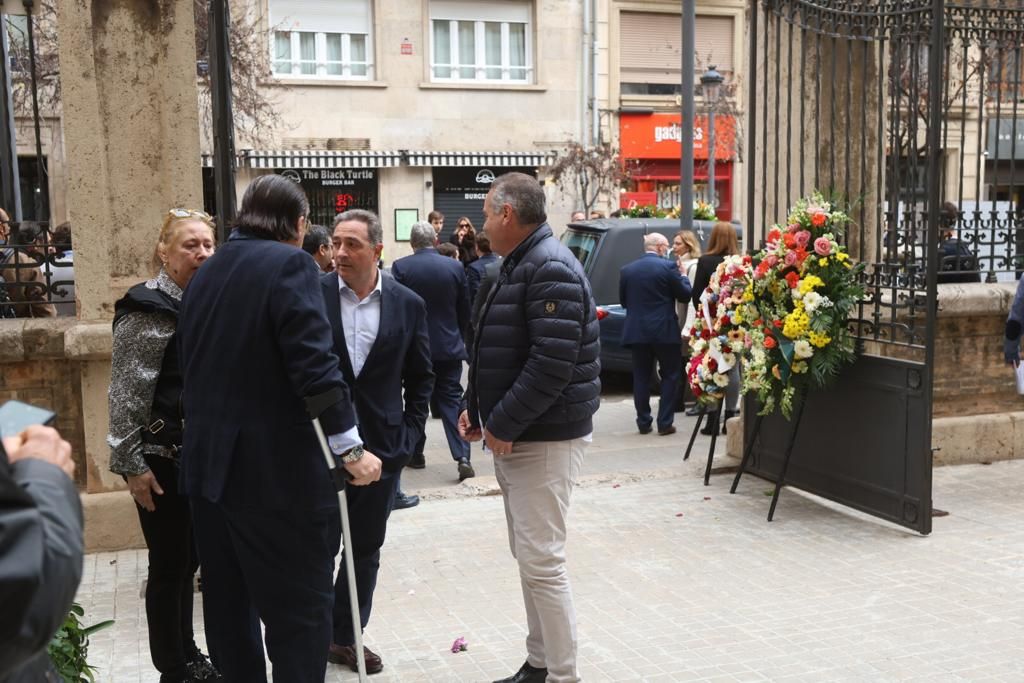 Las imágenes del entierro del padre del presidente del Levante, Pedro Catalán