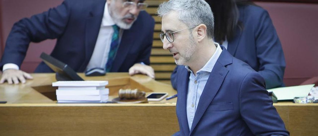 Arcadi España, del PSPV, en las Corts.