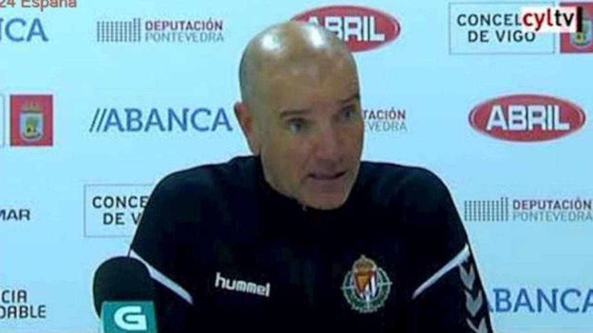 El monumental enfado del entrenador del Valladolid B, Miguel Rivera