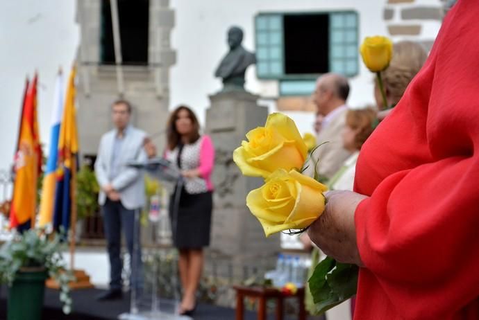 OFRENDA FLORAL 175 AÑOS FERNANDO LEÓN Y CASTILLO