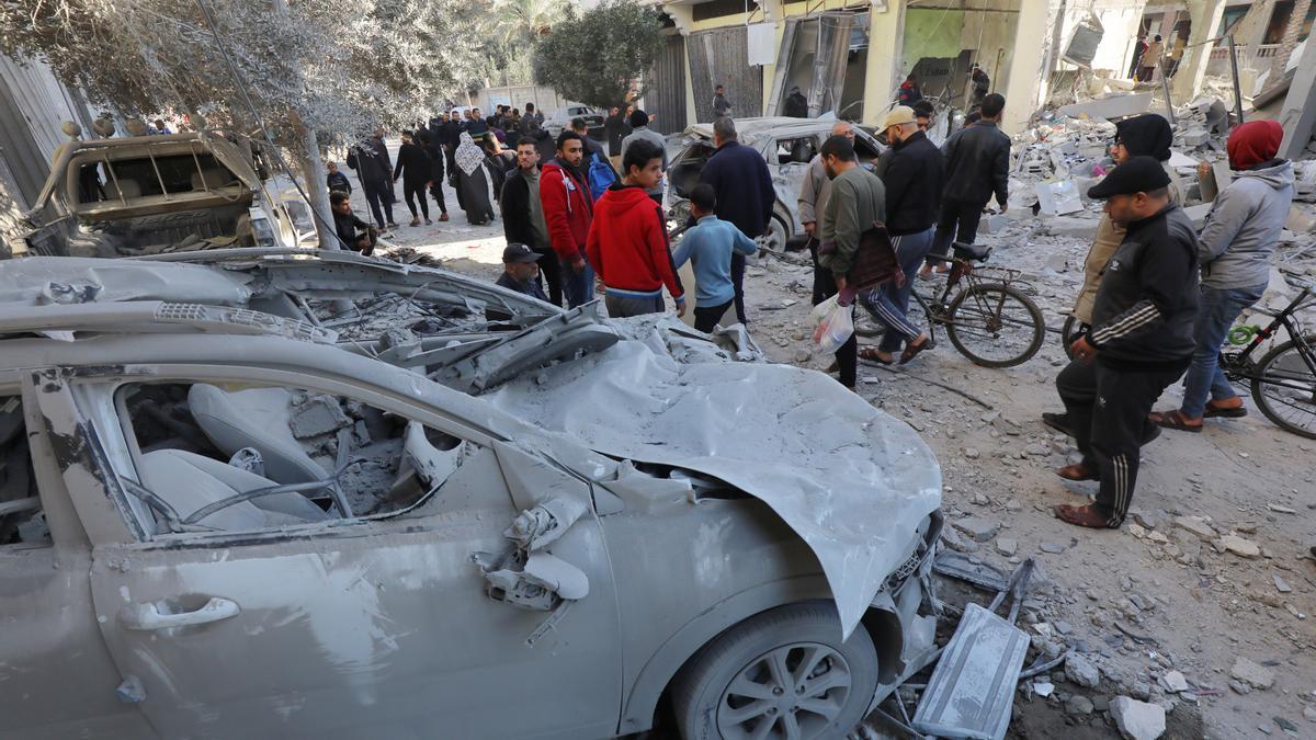 Zona bombardejada a Deir al-Balah, a la Franja de Gaza.