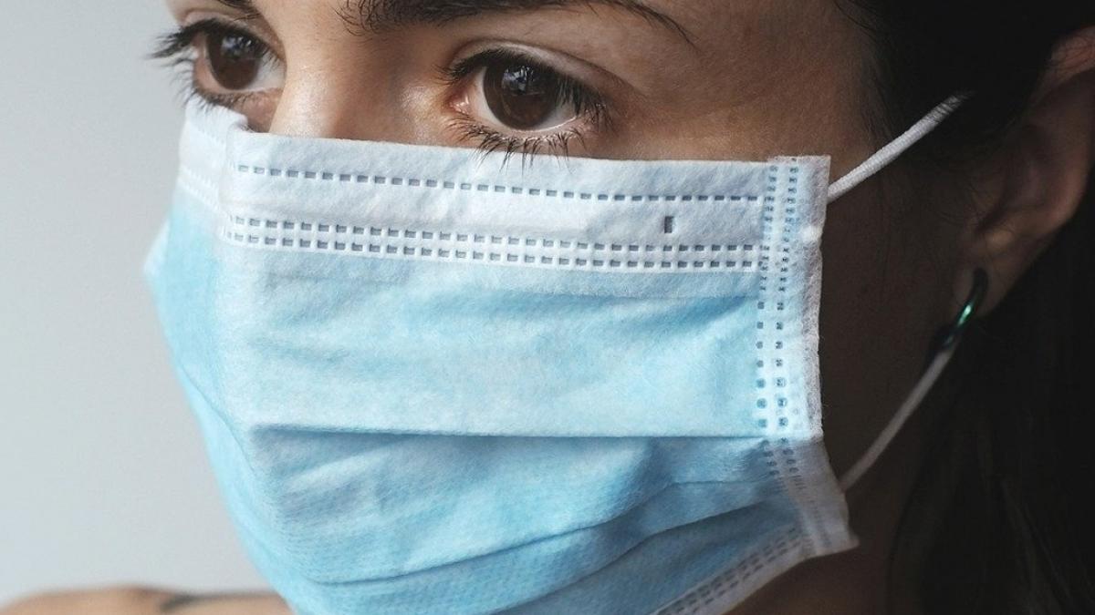 Sanidad adelanta cuándo se podrán eliminar las mascarillas de los interiores