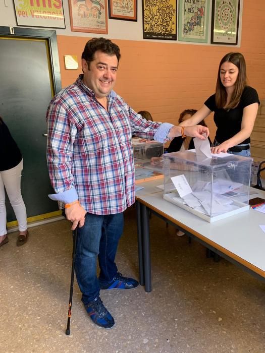 Jorge Román (Ciudadanos) vota en Massanassa.