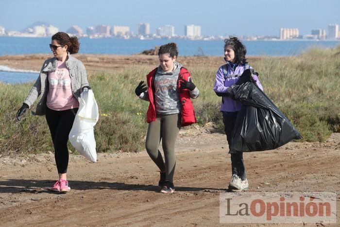 SOS Mar Menor retira dos toneladas de basura