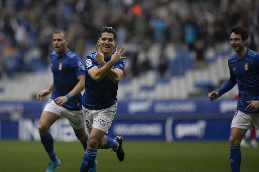 El partido entre el Real Oviedo y el Rayo Vallecano, en imágenes