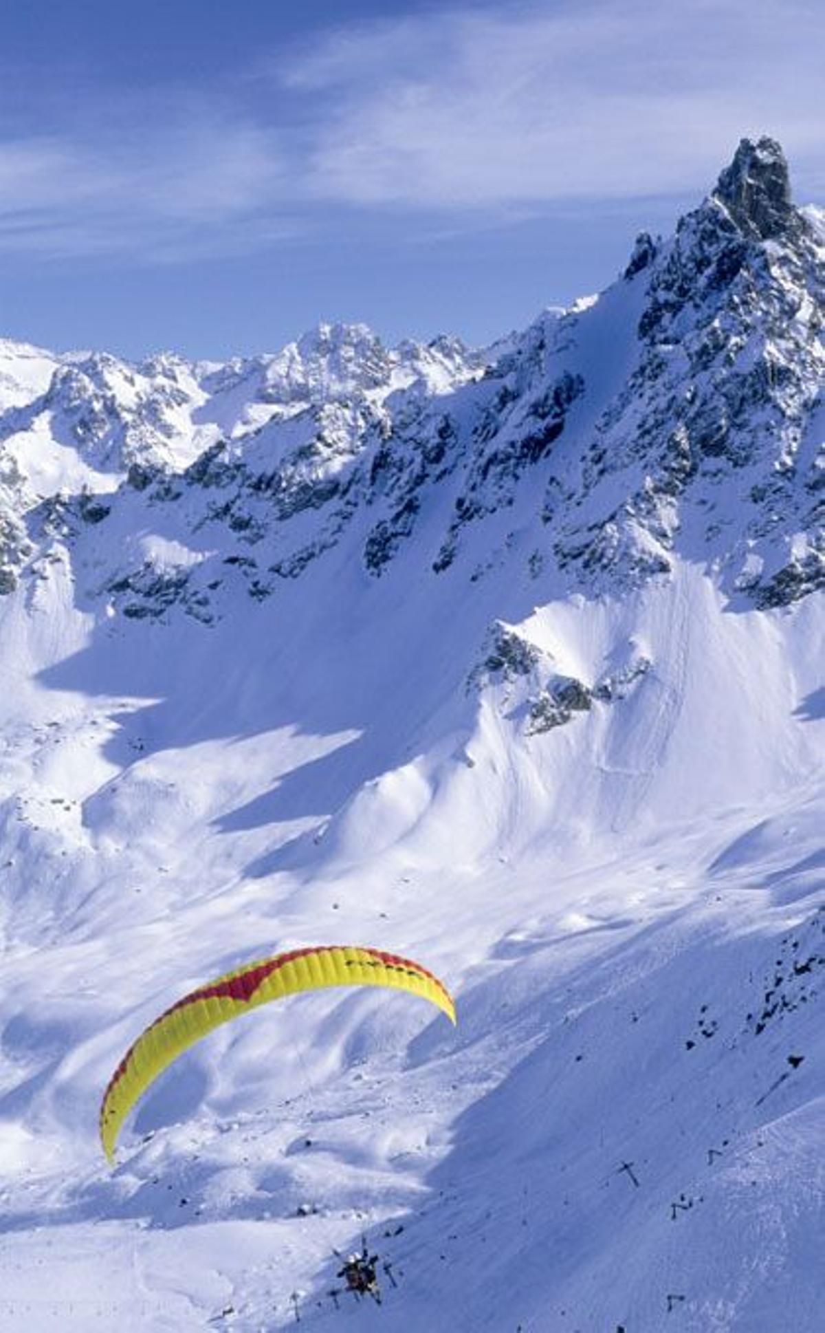 Más allá de las pistas - Woman