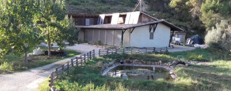 Vista exterior de la casa rural Mas la Llum