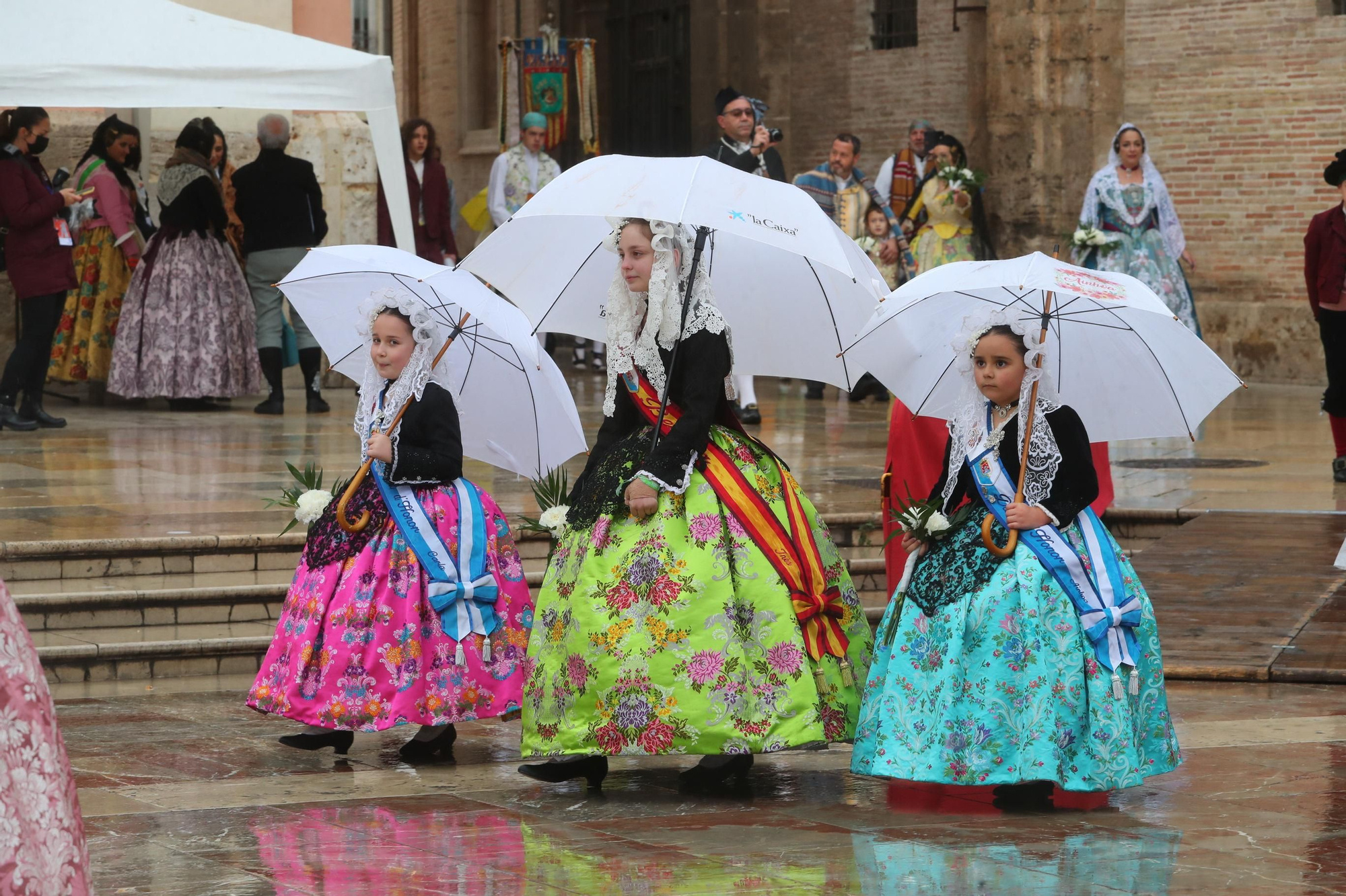 Búscate en el primer día de ofrenda por la calle de la Paz (entre las 15:30 a las 17:00 horas)