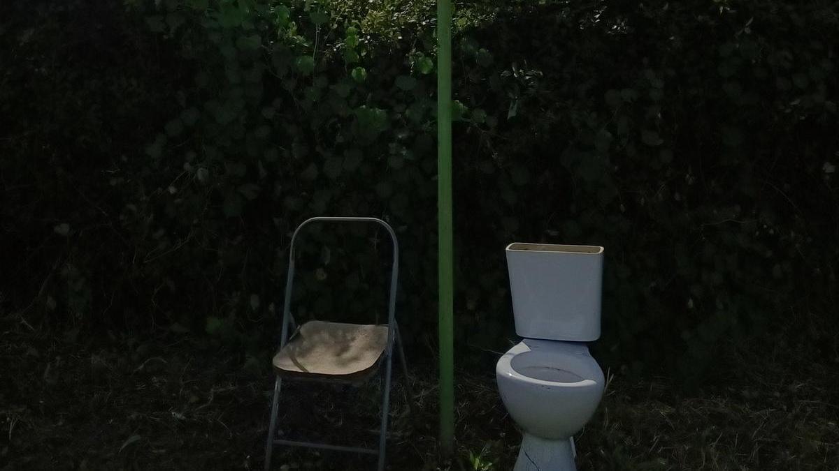 Una foto antigua de la parada, cuando ubicaron una taza del váter