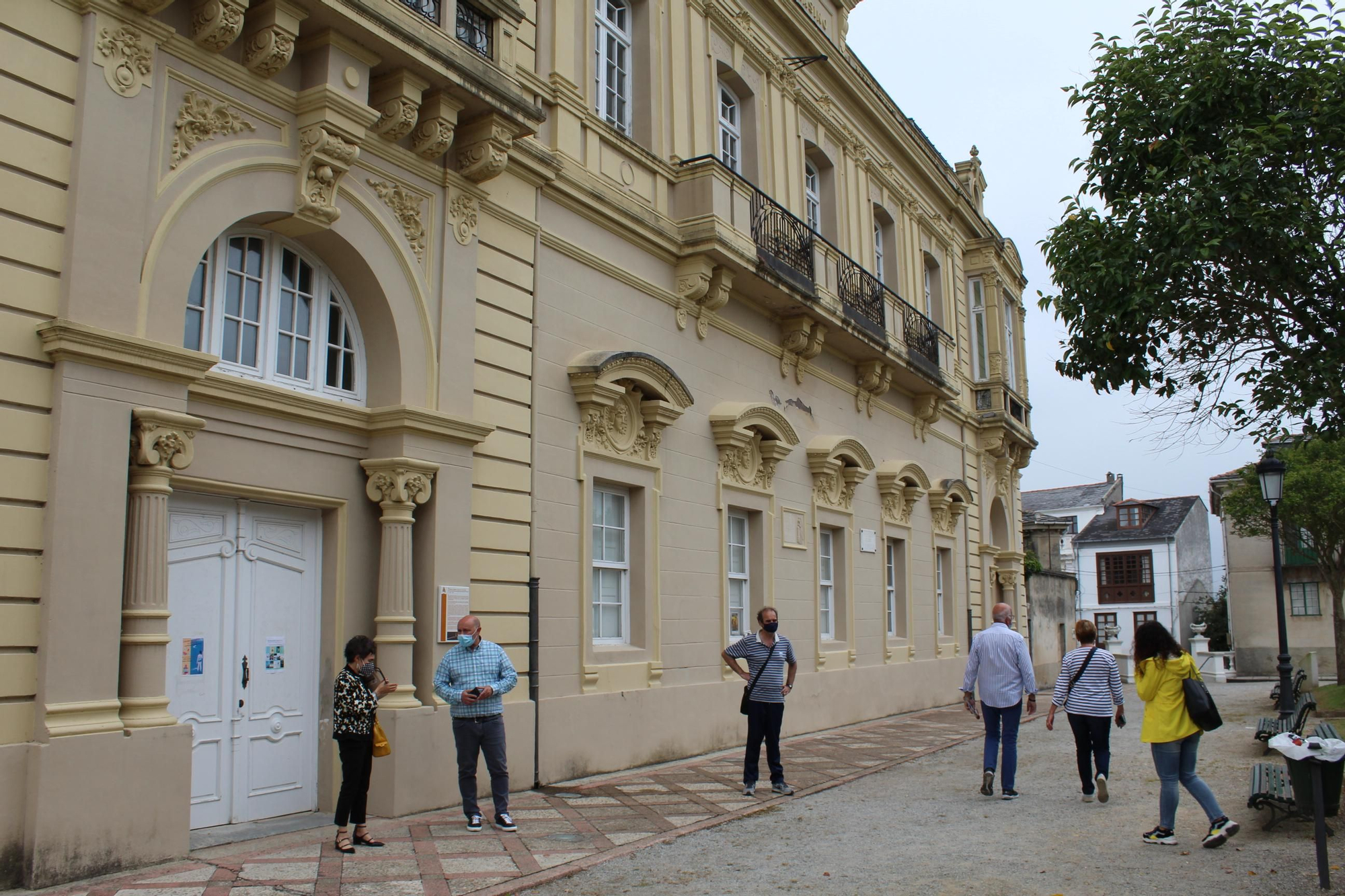 Castropol, un pueblo con el guapo subido, a la vera del Eo