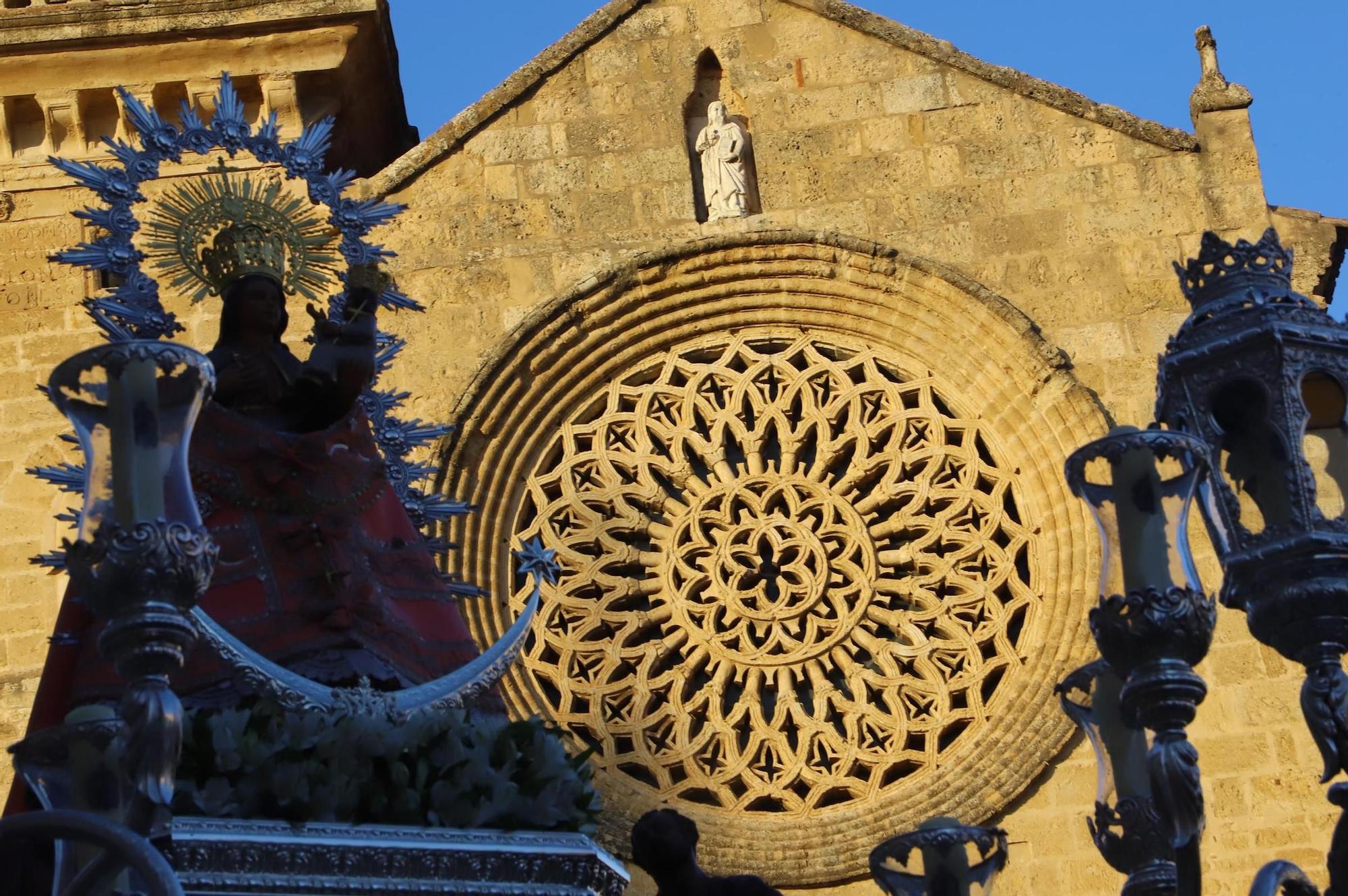 La procesión de la Virgen de Villaviciosa en imágenes