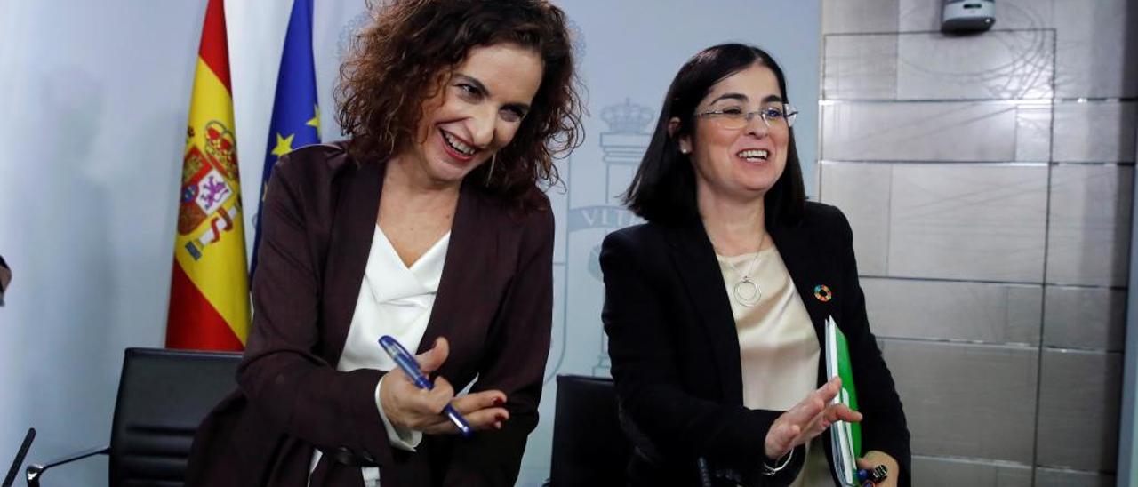 Las ministras María Jesús Montero y Carolina Darias.