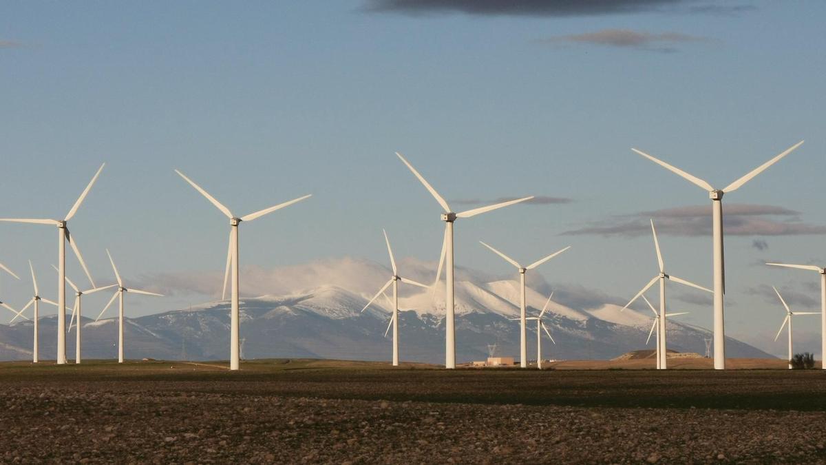 Parque eólicos Los Visos, propiedad del grupo Samca y uno de los que nutrirán de energía al campus de datos de Luceni.