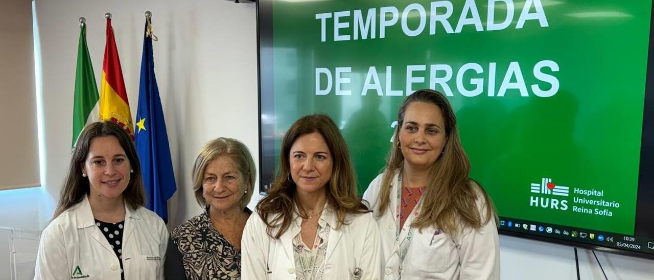 Rocío Segura, Carmen Galán, Elena García y Berta Ruiz, en la rueda de prensa celebrada en el hospital Reina Sofía sobre alergia a pólenes.