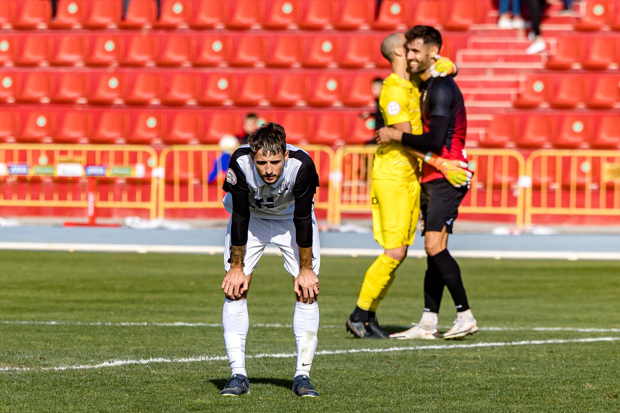 Un tempranero gol de Toner da un triunfo vital a los de César Ferrando y deja sin liderato a los de Fernando Estévez