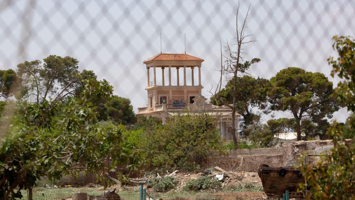 El interior de la finca de Villa Calamari está en un estado de ruina considerable.