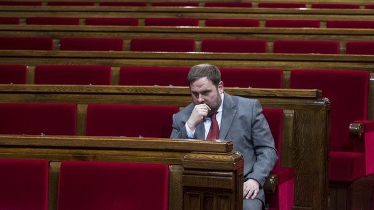 Oriol Junqueras, en su escaño del Parlament, el miércoles.