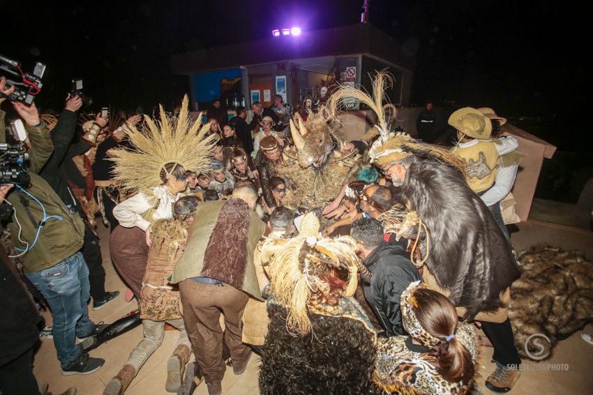 Suelta de la Mussona en el Carnaval de Águilas